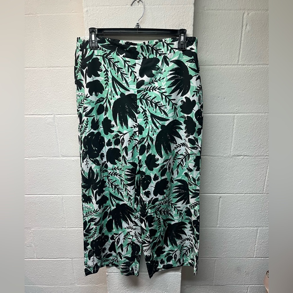 Forever 21 Black and Green Leaf Print Wide-Leg Pants - Picture 2 of 6